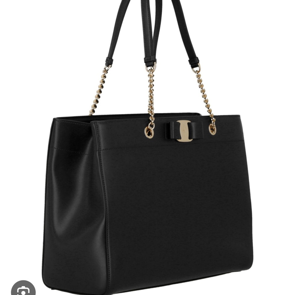 ferragamo vara bow smooth leather shoulder bag